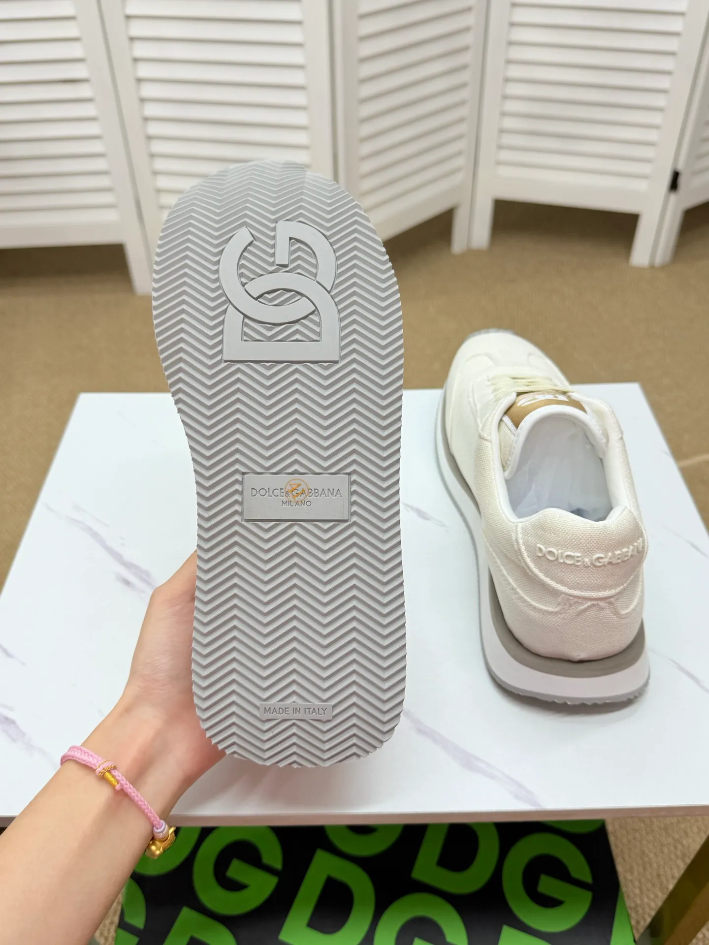Men's clothing and shoes 230. The latest sports and casual shoes for couples (DG) are fashionable and versatile, and can add luster to various looks. Create an exquisite design with unique dynamic vitality and modern atmosphere, showing modern elegance. Size: 36-46 (45 and 46 are custom-made and cannot be returned or exchanged) Se